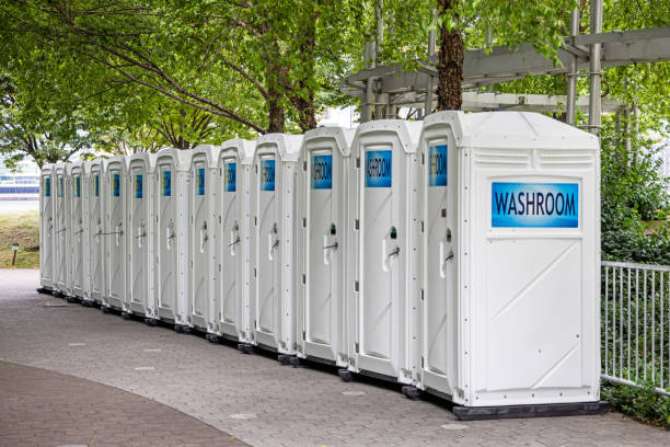 Best Portable restroom trailer rental  in Perry, MI