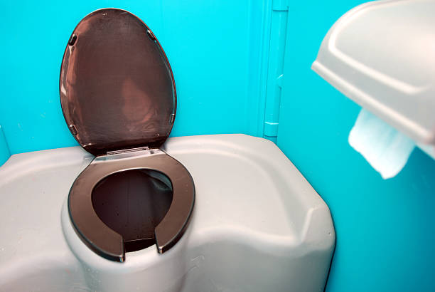 Best Portable restroom trailer rental  in Perry, MI